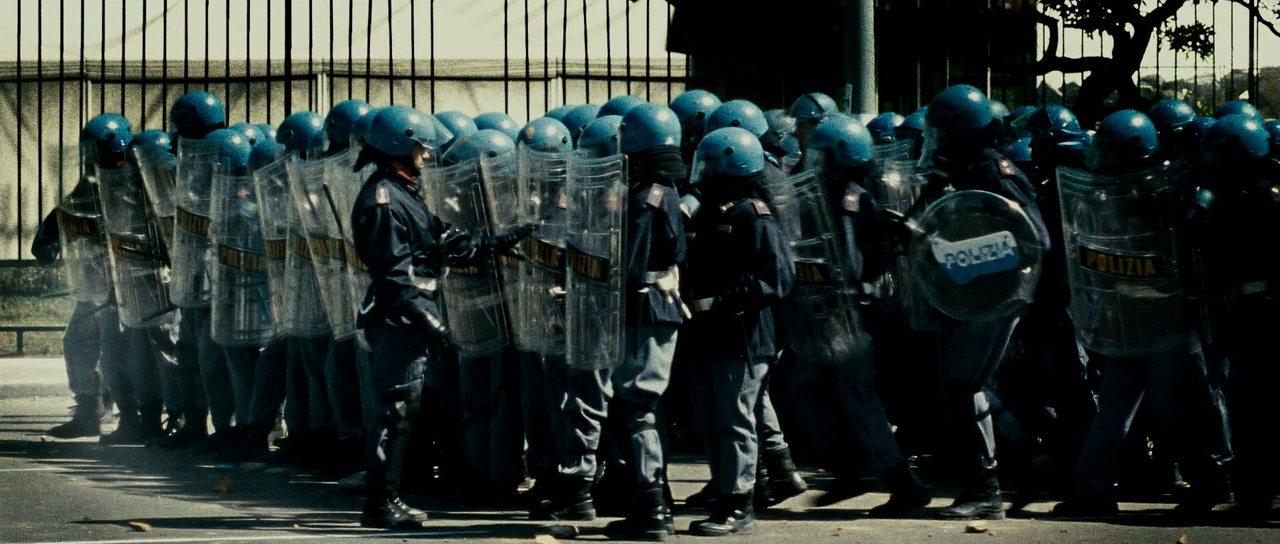 Кадр из фильма Школа «Диаз» / Diaz: Don't Clean Up This Blood (2012)