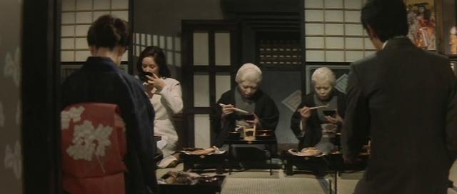 Кадр из фильма Деревня Восьми могил / Yatsuhaka-mura (1977)