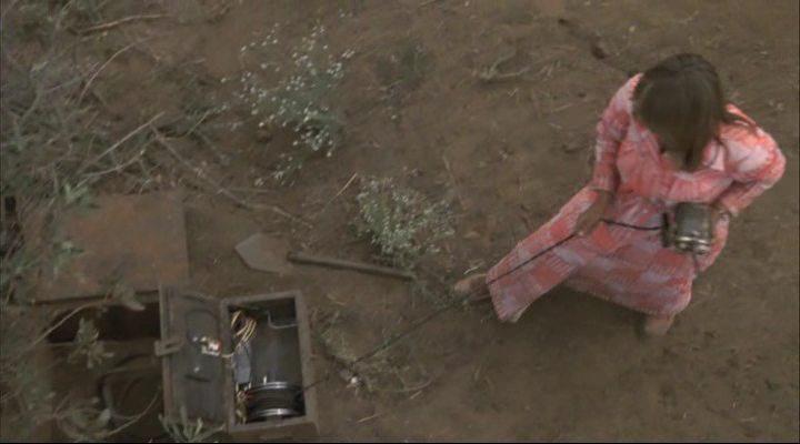 Кадр из фильма Телефон / Telefon (1977)