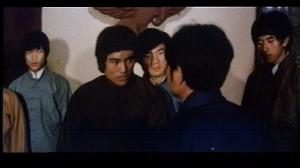 Кадры из фильма Последний кулак ярости / Choihui jeongmumun (1977)
