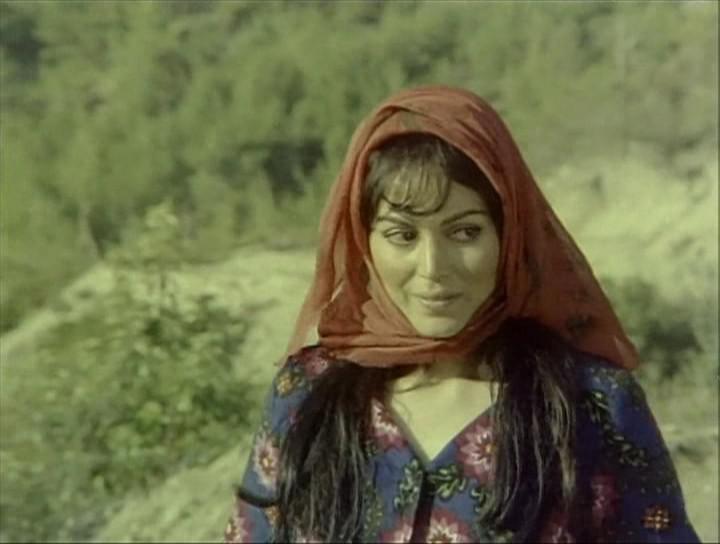 Кадр из фильма Красная косынка / Selvi Boylum Al Yazmalim (1978)