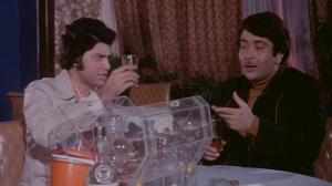 Кадры из фильма Клятвы и обещания / Kasme Vaade (1978)