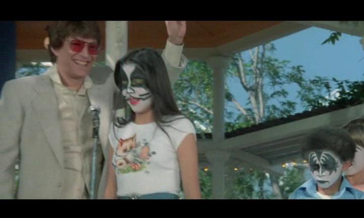 Кадр из фильма КИСС встречают привидение парка / KISS Meets the Phantom of the Park (1978)