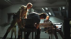 Кадры из фильма Напролом / Lockout (2012)