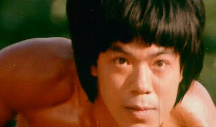 Кадр из фильма Смертельный поединок мастеров кунг-фу / He xing dao shou tang lang tui (1979)