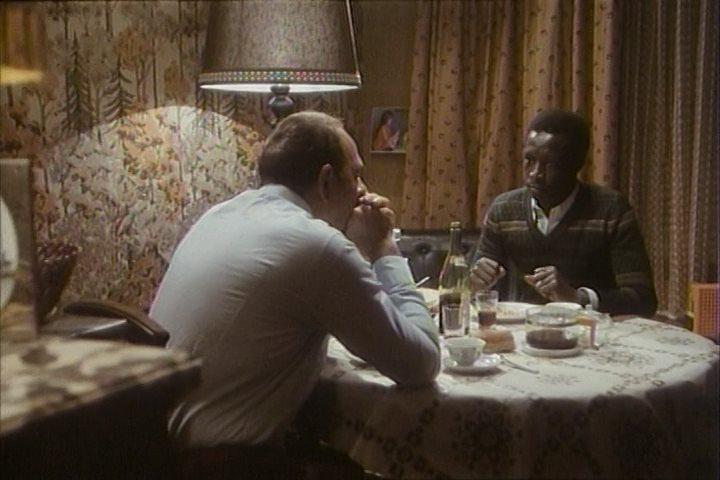Кадр из фильма Говорите, мне интересно! / Cause toujours... tu m'intéresses! (1979)