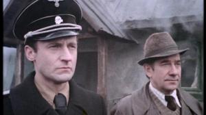 Кадры из фильма Мертвые бросают тень / Umarli rzucaja cien (1979)