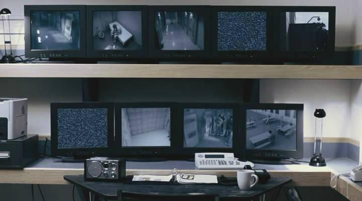 Кадр из фильма Изнутри / On the Inside (2011)