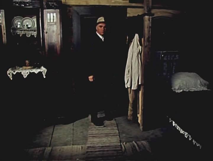 Кадр из фильма Не стреляйте в белых лебедей (1980)