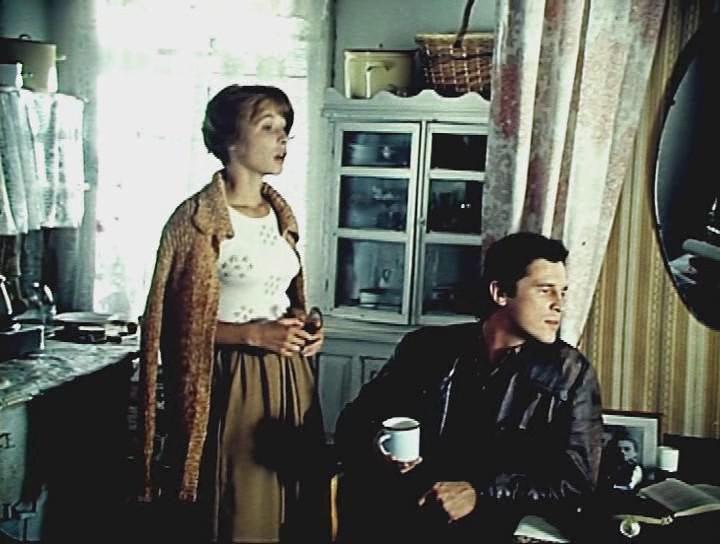 Кадр из фильма Не стреляйте в белых лебедей (1980)
