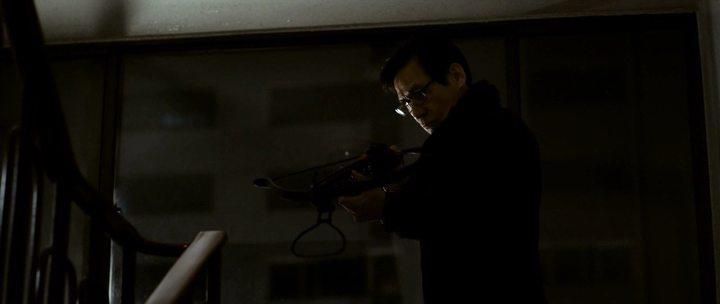 Кадр из фильма Непокоренный / Bu-reo-jin hwa-sal (2011)