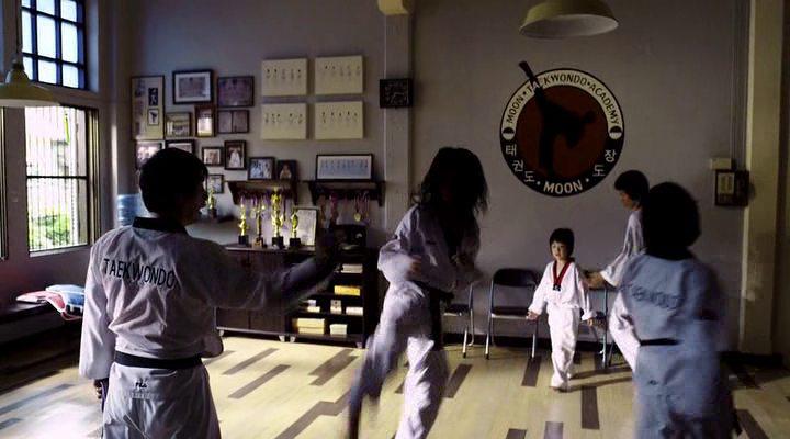 Кадр из фильма Пяткой в глаз / The Kick (2011)