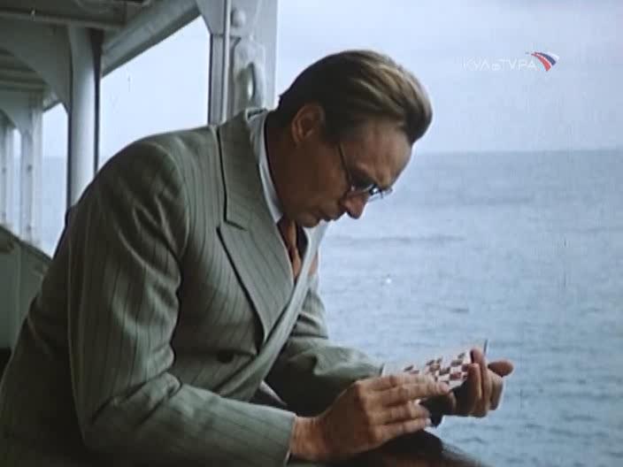 Кадр из фильма Белый снег России (1980)