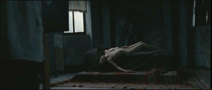 Кадр из фильма Изабель / Isabelle (2011)