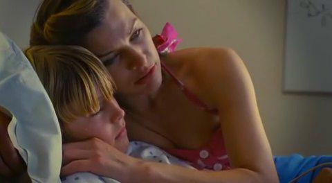 Кадр из фильма Плохая мамочка / Bringing Up Bobby (2011)