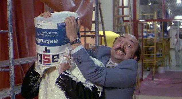 Кадр из фильма Укол зонтиком / Le Coup du parapluie (1980)