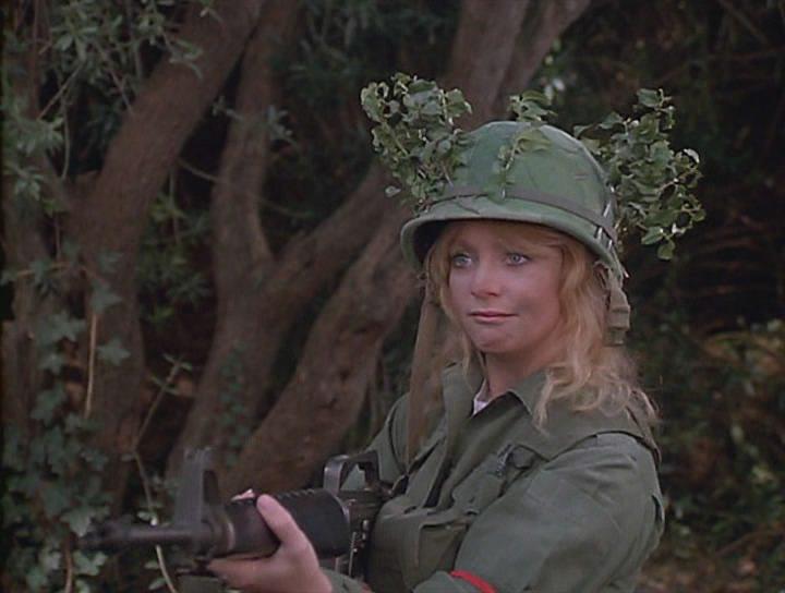 Кадр из фильма Рядовой Бенджамин / Private Benjamin (1980)