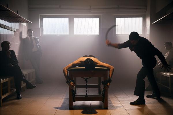 Кадр из фильма Двойник дьявола / The Devil's Double (2011)