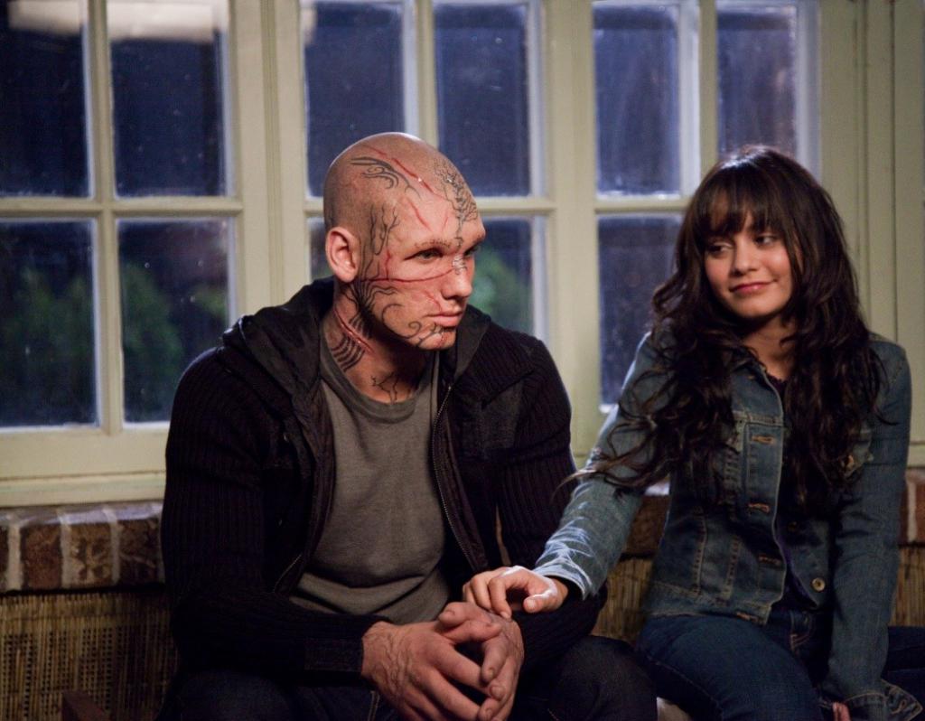 Кадр из фильма Страшно красив / Beastly (2011)