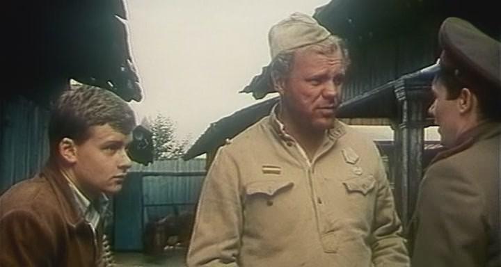Кадр из фильма В последнюю очередь (1981)