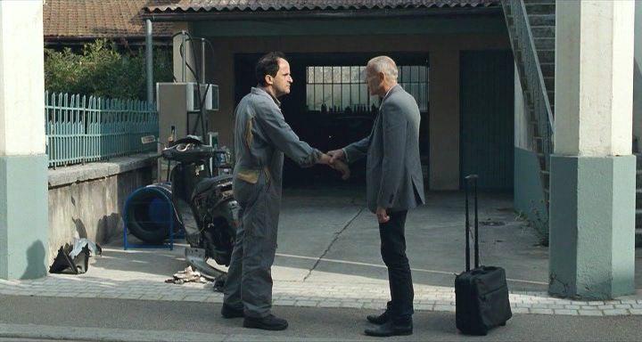 Кадр из фильма Далеко по соседству / Quartier lointain (2011)