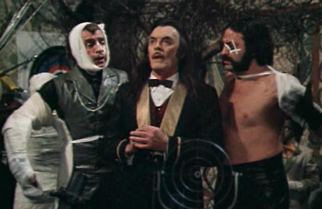 Кадр из фильма Проданный смех (1981)