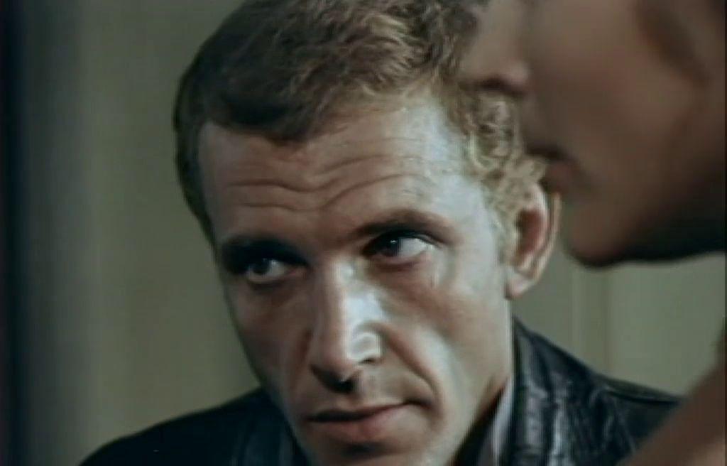 Кадр из фильма Долгий путь в лабиринте / 0+ (1981)