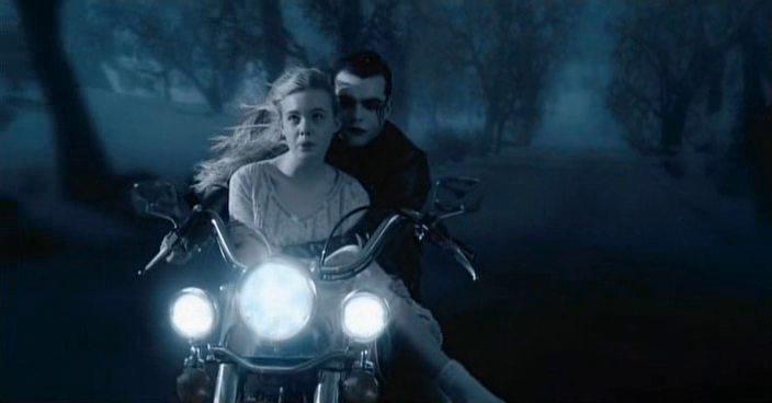 Кадр из фильма Между / Twixt (2011)