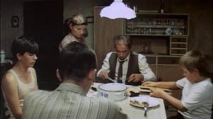 Кадры из фильма Помнишь ли ты Долли Белл? / Sjecas li se, Dolly Bell (1981)