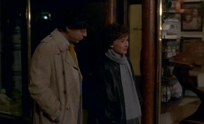 Кадр из фильма Обнаженная любовь / L'amour nu (1981)