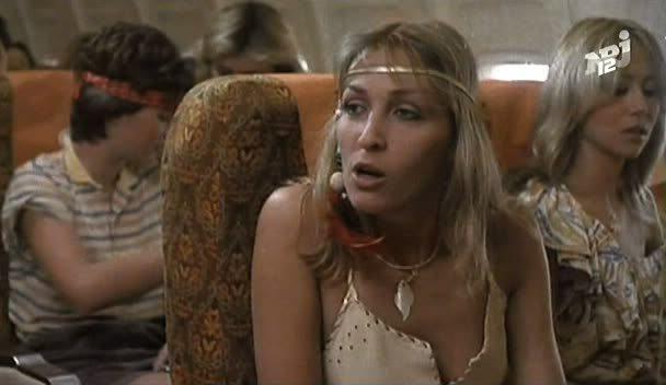 Кадр из фильма Красивые загорелые блондинки / Belles blondes et bronzees (1981)