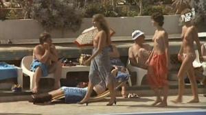 Кадры из фильма Красивые загорелые блондинки / Belles blondes et bronzees (1981)