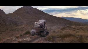 Кадры из фильма К сокровищам авиакатастрофы / Race for the Yankee Zephyr (1981)