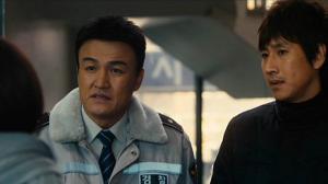 Кадры из фильма Офицер года / Chae-po-wang (2011)