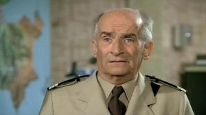 Кадры из фильма Жандарм и жандарметки / Le gendarme et les gendarmettes (1982)