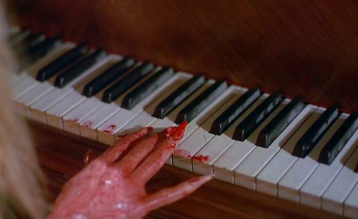 Кадр из фильма Живая мертвая девушка / La morte vivante (1982)