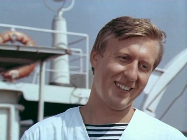 Кадр из фильма Без году неделя (1982)