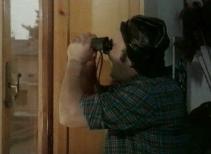 Кадр из фильма Эммануэль в деревне / Messo comunale praticamente spione (1982)