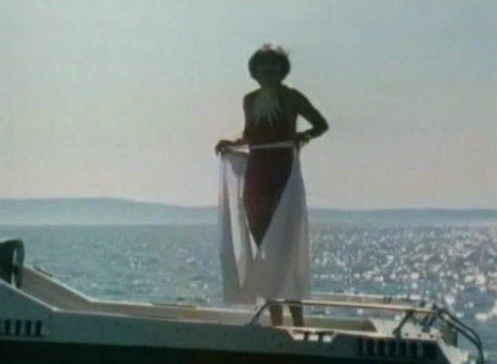 Кадр из фильма Эммануэль в деревне / Messo comunale praticamente spione (1982)