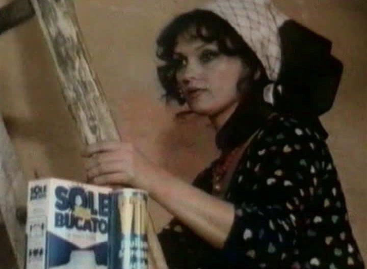 Кадр из фильма Эммануэль в деревне / Messo comunale praticamente spione (1982)