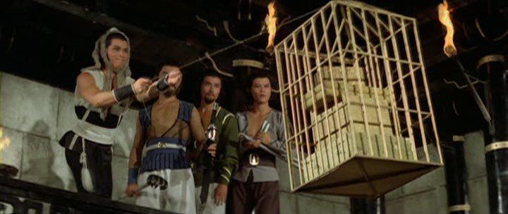 Кадр из фильма Дом с ловушками / Chong xiao lou (1982)