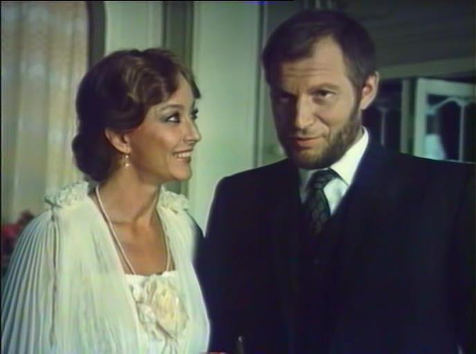 Кадр из фильма Кража (1982)
