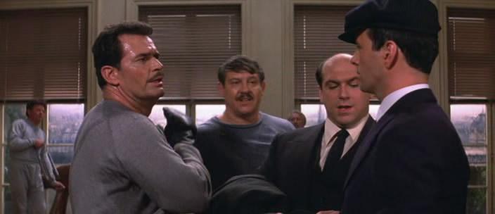 Кадр из фильма Виктор и Виктория / Victor Victoria (1982)