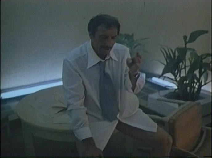 Кадр из фильма Падение кондора (1982)