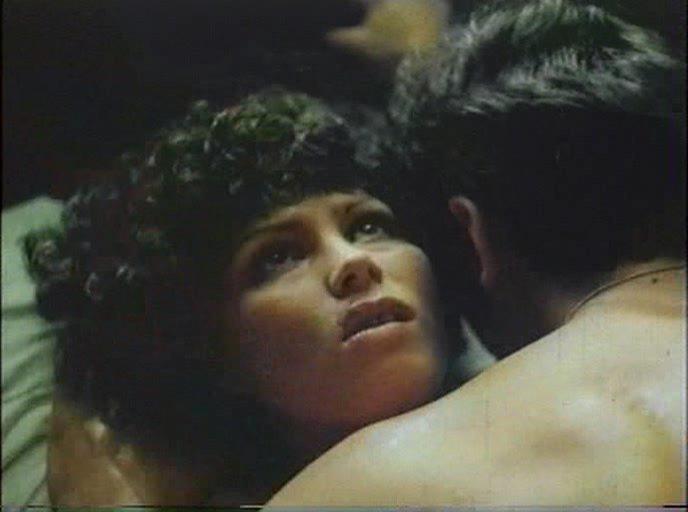 Кадр из фильма Падение кондора (1982)