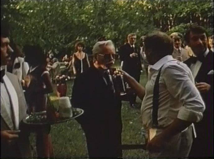 Кадр из фильма Падение кондора (1982)