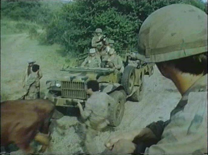 Кадр из фильма Падение кондора (1982)