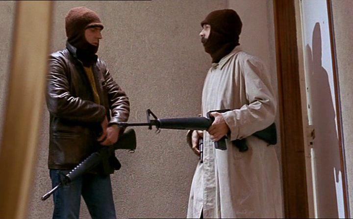 Кадр из фильма Миллион - не деньги / Pour 100 briques t'as plus rien... (1982)
