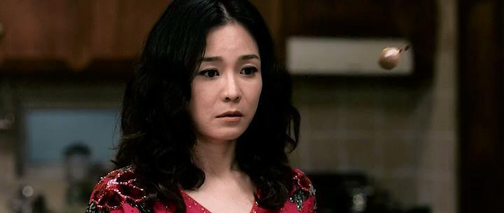 Кадр из фильма Знакомство с родственниками / Uiheomhan sangkyeonrye (2011)