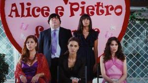 Кадры из фильма Секс бесплатно, любовь — за деньги / Nessuno mi puo giudicare (2011)